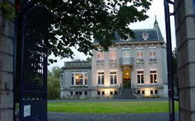 Au Château Des Thermes